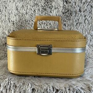 Vtg 1970s Train Travel Makeup Hard Shell Case Yellow Gold Mirror Keys Suitcase